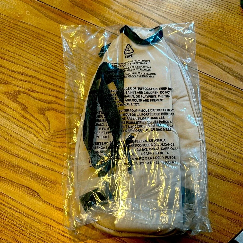 NEW! Puma myriad sling bag - Picture 6 of 7